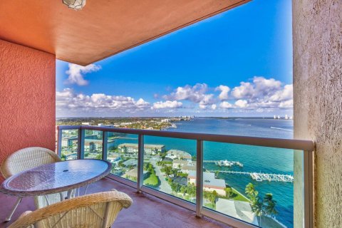Condo in Riviera Beach, Florida, 2 bedrooms № 2081786 - photo 20