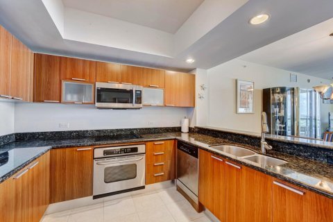 Condo in Riviera Beach, Florida, 2 bedrooms № 2081786 - photo 13
