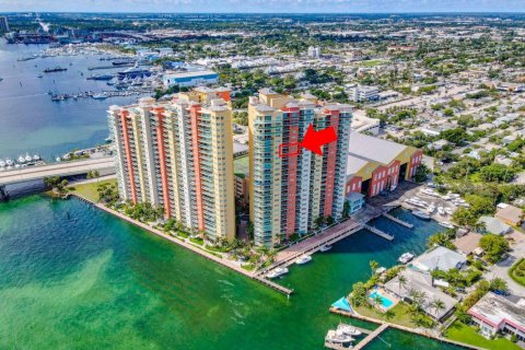 Condo in Riviera Beach, Florida, 2 bedrooms № 2081786 - photo 29