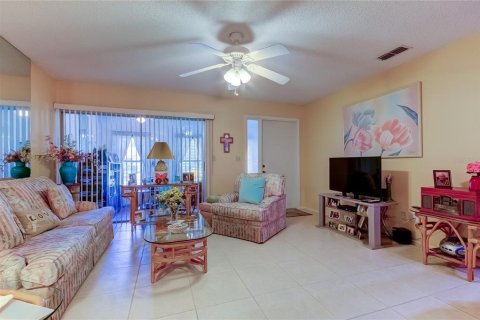 House in Palm Harbor, Florida 2 bedrooms, 92.9 sq.m. № 1736540 - photo 18