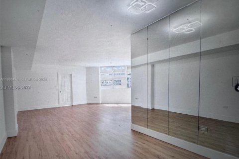 Copropriété à louer à Miami, Floride: 2 chambres № 2048202 - photo 2