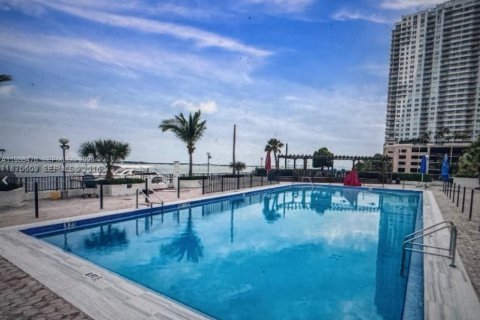 Copropriété à louer à Miami, Floride: 2 chambres № 2048202 - photo 17