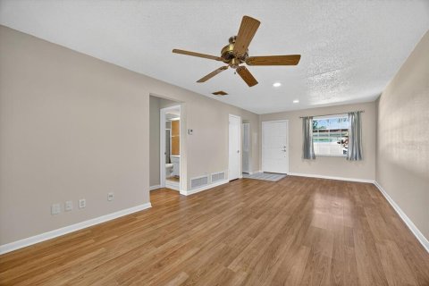 House in Dunedin, Florida 1 bedroom, 59.92 sq.m. № 1853425 - photo 9