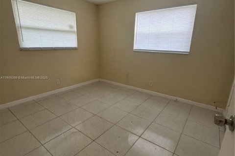 Villa ou maison à louer à Lauderhill, Floride: 2 chambres, 78.97 m2 № 1965538 - photo 6