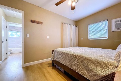 House in Saint Petersburg, Florida 2 bedrooms, 90.58 sq.m. № 2166617 - photo 22