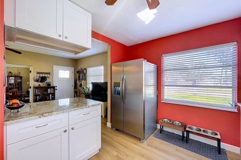 House in Saint Petersburg, Florida 2 bedrooms, 90.58 sq.m. № 2166617 - photo 10