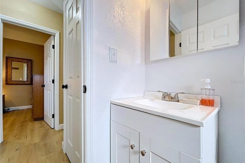 House in Saint Petersburg, Florida 2 bedrooms, 90.58 sq.m. № 2166617 - photo 25
