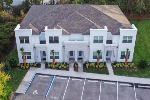 Townhouse in Clermont, Florida 4 bedrooms, 209.59 sq.m. № 1548920 - photo 1