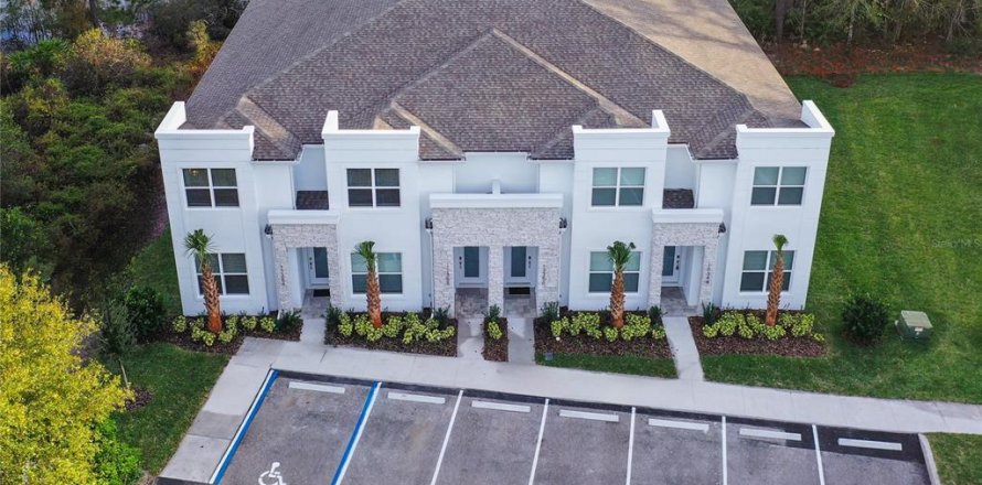Townhouse in Clermont, Florida 4 bedrooms, 209.59 sq.m. № 1548920