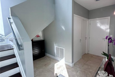 Townhouse in Fort Lauderdale, Florida 3 bedrooms, 147.34 sq.m. № 1705599 - photo 3