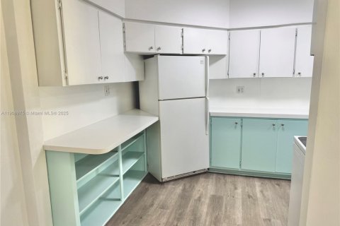 Снять в аренду виллу или дом в Холливуд, Флорида 3 спальни, 112.23м2, № 1964725 - фото 2