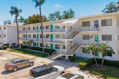 Condo à Seminole, Floride, 2 chambres  № 2329827