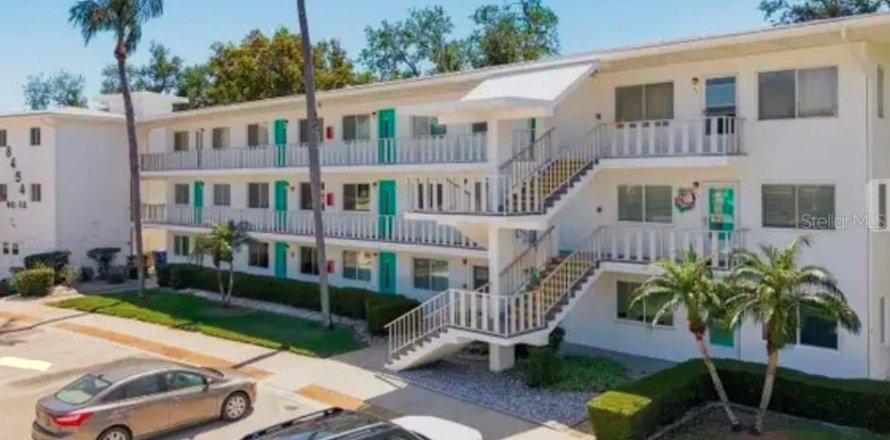 Condo à Seminole, Floride, 2 chambres  № 2329827