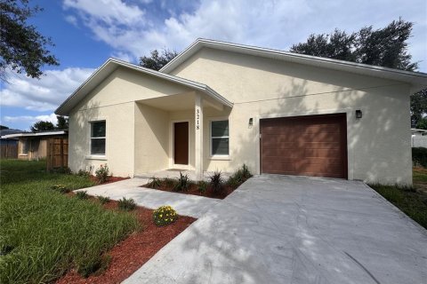 Villa ou maison à Tampa, Floride 3 chambres, 163.97 m2 № 2359245