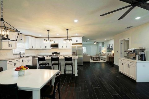 Casa en venta en Tampa, Florida, 3 dormitorios, 163.97 m2 № 2359245 - foto 4