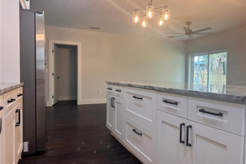 Casa en venta en Tampa, Florida, 3 dormitorios, 163.97 m2 № 2359245 - foto 12