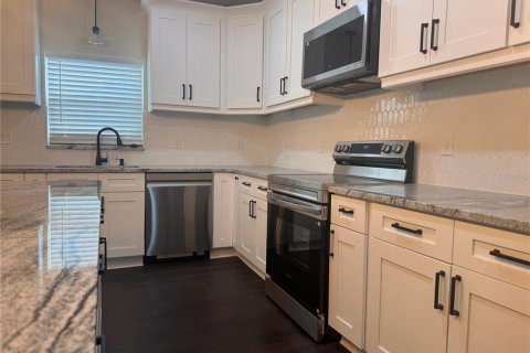 Casa en venta en Tampa, Florida, 3 dormitorios, 163.97 m2 № 2359245 - foto 9