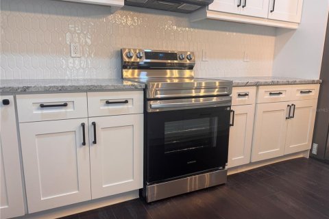 Casa en venta en Tampa, Florida, 3 dormitorios, 163.97 m2 № 2359245 - foto 8