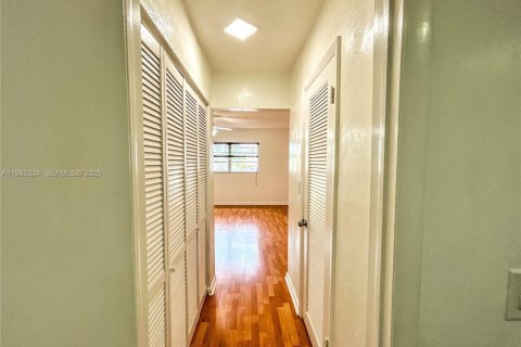 Снять в аренду кондоминиум в Норт-Майами-Бич, Флорида 1 спальня, 95.88м2, № 2027918 - фото 10