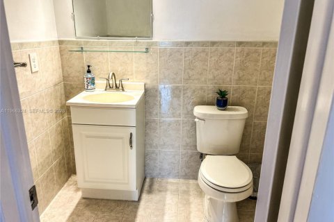 Снять в аренду кондоминиум в Норт-Майами-Бич, Флорида 1 спальня, 95.88м2, № 2027918 - фото 7