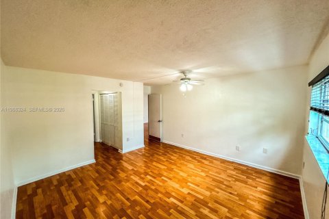 Снять в аренду кондоминиум в Норт-Майами-Бич, Флорида 1 спальня, 95.88м2, № 2027918 - фото 9