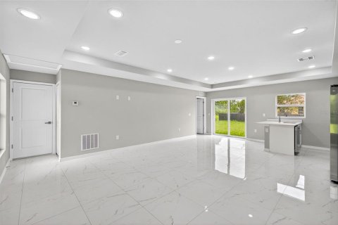 Villa ou maison à vendre à Lehigh Acres, Floride: 3 chambres, 113.53 m2 № 2144102 - photo 2