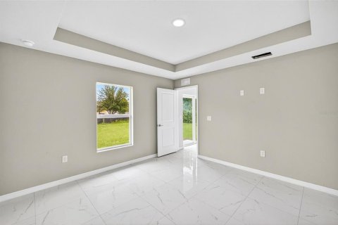 Villa ou maison à vendre à Lehigh Acres, Floride: 3 chambres, 113.53 m2 № 2144102 - photo 13