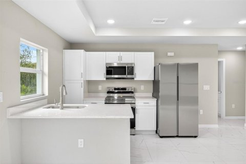 Villa ou maison à vendre à Lehigh Acres, Floride: 3 chambres, 113.53 m2 № 2144102 - photo 6