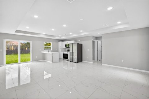 Villa ou maison à vendre à Lehigh Acres, Floride: 3 chambres, 113.53 m2 № 2144102 - photo 3
