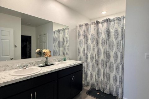 Villa ou maison à vendre à Port St. Lucie, Floride: 4 chambres, 169.73 m2 № 2273421 - photo 4
