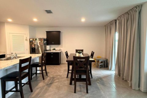 Villa ou maison à vendre à Port St. Lucie, Floride: 4 chambres, 169.73 m2 № 2273421 - photo 12