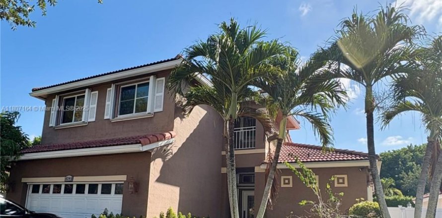 Villa ou maison à Miramar, Floride 3 chambres, 186.27 m2 № 1959756