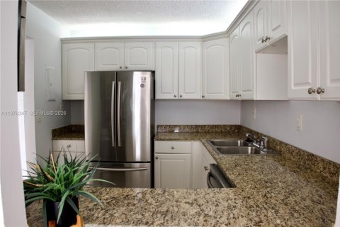 Квартира в Халландейл-Бич, Флорида 1 спальня, 85.01м2 № 2042165