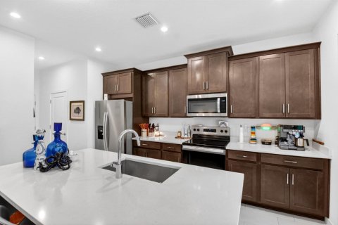 Townhouse in Lake Worth, Florida 3 bedrooms, 155.52 sq.m. № 2246307 - photo 5