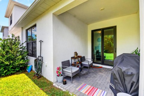Townhouse in Lake Worth, Florida 3 bedrooms, 155.52 sq.m. № 2246307 - photo 27