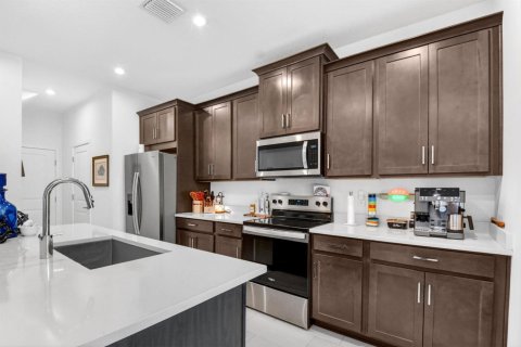 Townhouse in Lake Worth, Florida 3 bedrooms, 155.52 sq.m. № 2246307 - photo 7