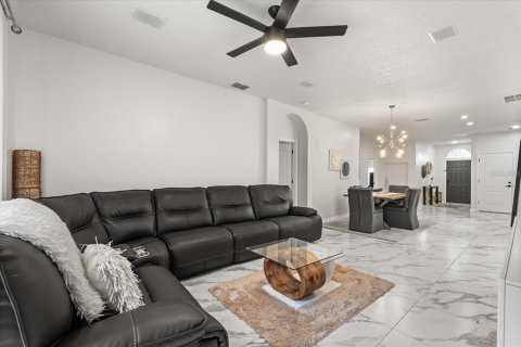 Casa en venta en Orlando, Florida, 4 dormitorios, 169.55 m2 № 1597282 - foto 3