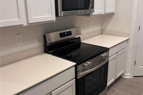 Casa en alquiler en Kissimmee, Florida, 3 dormitorios, 146.79 m2 № 1881364 - foto 3