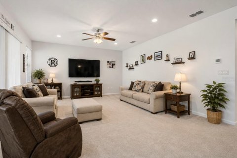House in BELLALAGO in Kissimmee, Florida 3 bedrooms, 231.7 sq.m. № 2207636 - photo 13