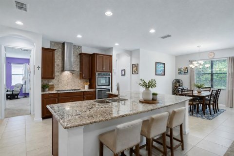 House in BELLALAGO in Kissimmee, Florida 3 bedrooms, 231.7 sq.m. № 2207636 - photo 9