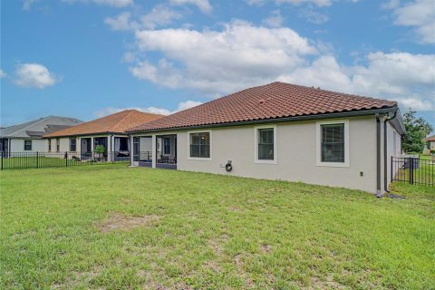 House in BELLALAGO in Kissimmee, Florida 3 bedrooms, 231.7 sq.m. № 2207636 - photo 25