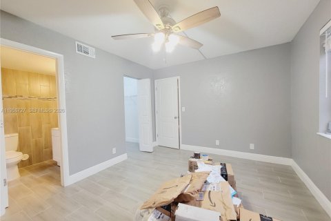 Condominio en alquiler en Lauderhill, Florida, 2 dormitorios № 2010649 - foto 10