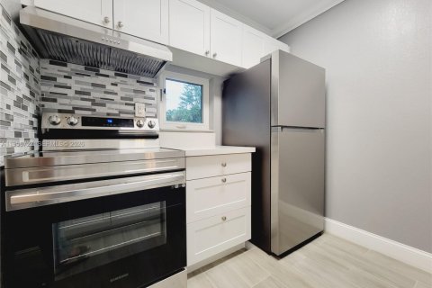 Condominio en Lauderhill, Florida, 2 dormitorios  № 2010649