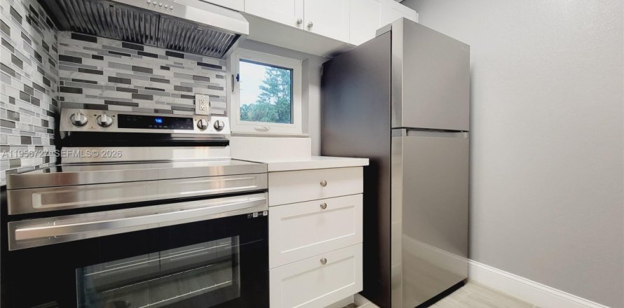Condominio en Lauderhill, Florida, 2 dormitorios  № 2010649