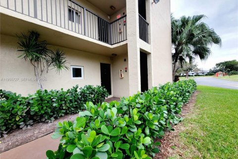 Condominio en alquiler en Lauderhill, Florida, 2 dormitorios № 2010649 - foto 17