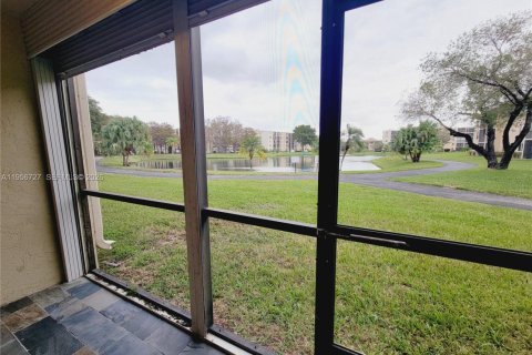 Condominio en alquiler en Lauderhill, Florida, 2 dormitorios № 2010649 - foto 15