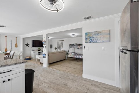 Casa en venta en Holmes Beach, Florida, 2 dormitorios, 106.84 m2 № 2277675 - foto 13