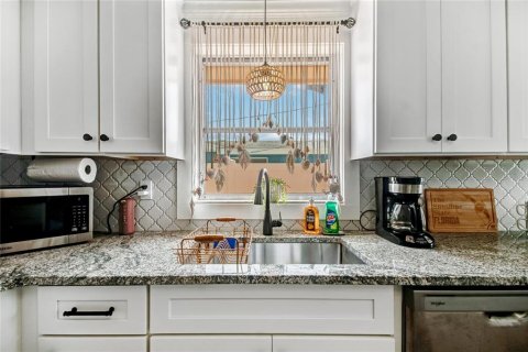 Casa en venta en Holmes Beach, Florida, 2 dormitorios, 106.84 m2 № 2277675 - foto 10