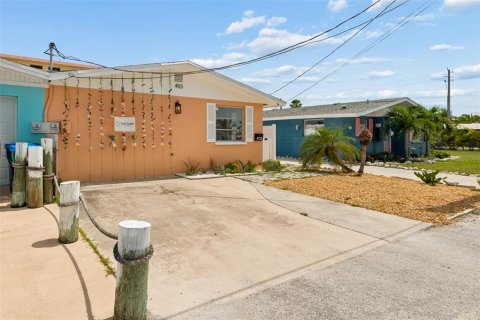 Casa en venta en Holmes Beach, Florida, 2 dormitorios, 106.84 m2 № 2277675 - foto 2
