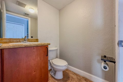Купить таунхаус в Хайалиа, Флорида 2 спальни, 106.84м2, № 2146505 - фото 15